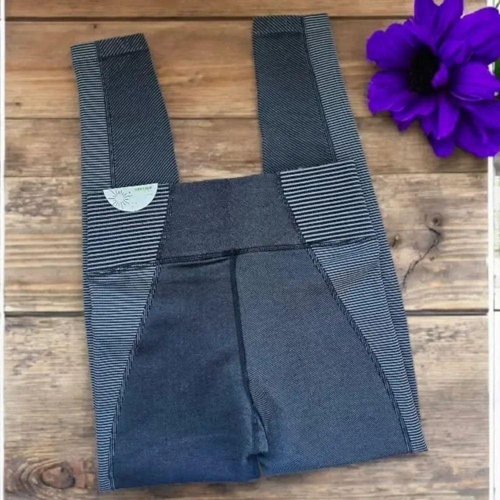 Offline by Aerie Seamless High-Waisted Leggings Black & Grey